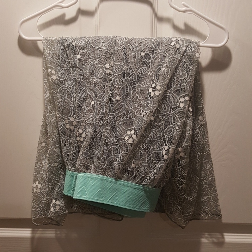 Lularoe lola- grey, white with blue band